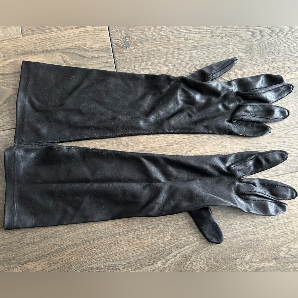 Vintage Gloves 😍
